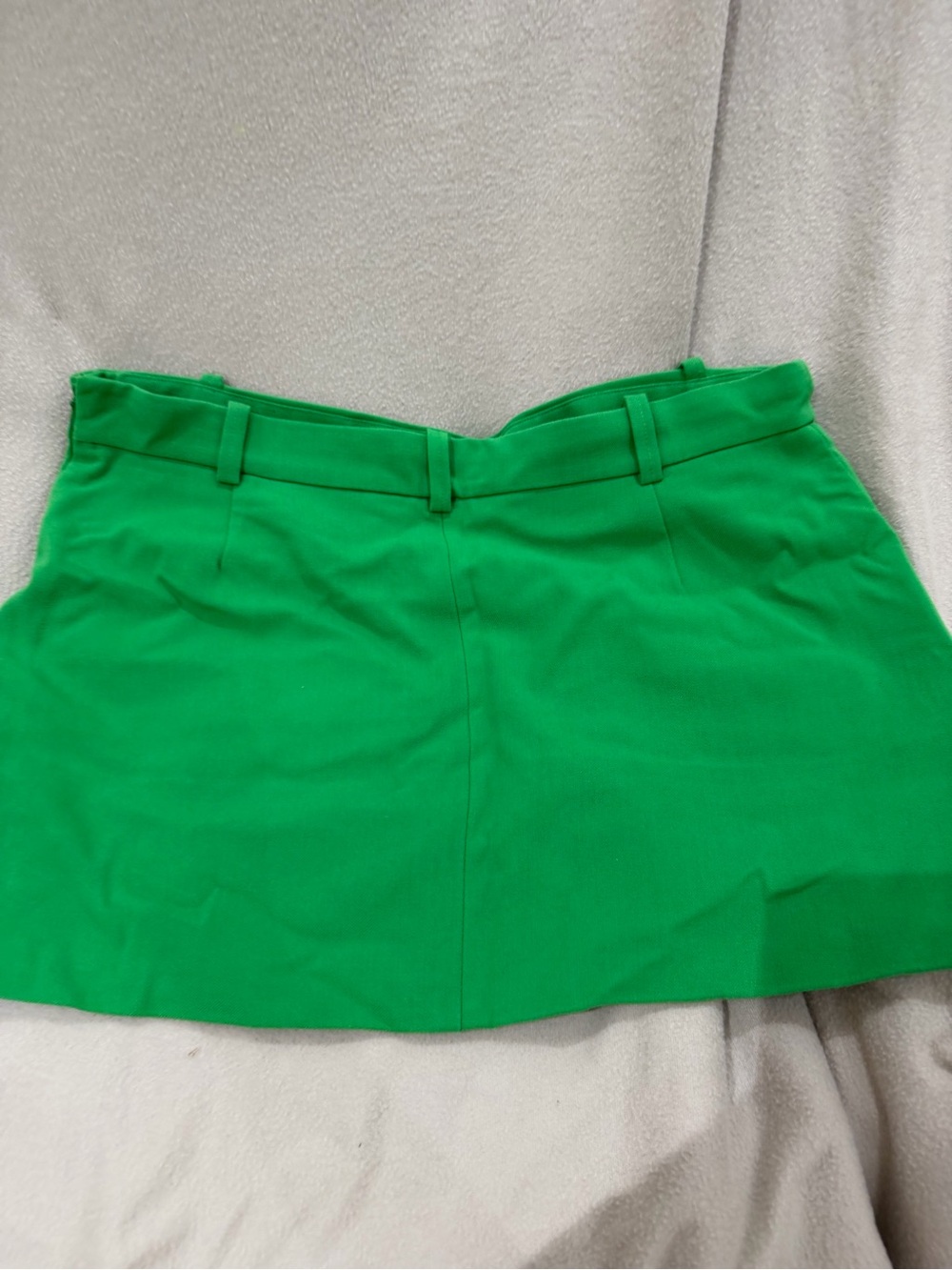 Zara Bright Green Mini Skort with Subtle Front Slit - Picture 2 of 2